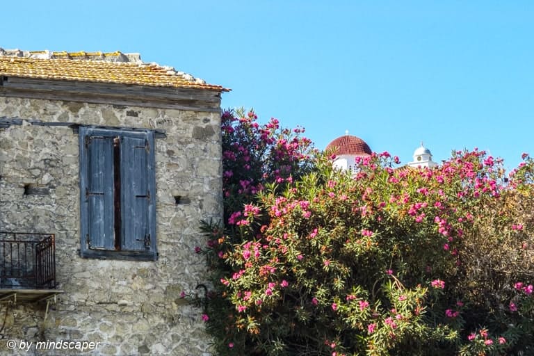 Koroni in Detail - Archontiko & Agios Nikolaios - Koroni Corner