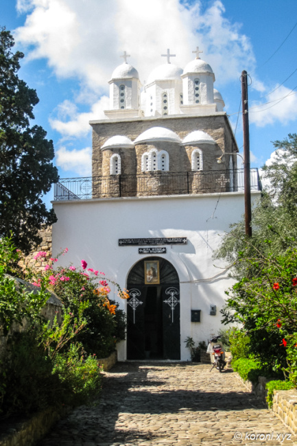Agia Triada Chapell - Entrance to Monastery Ioanni Prodromou